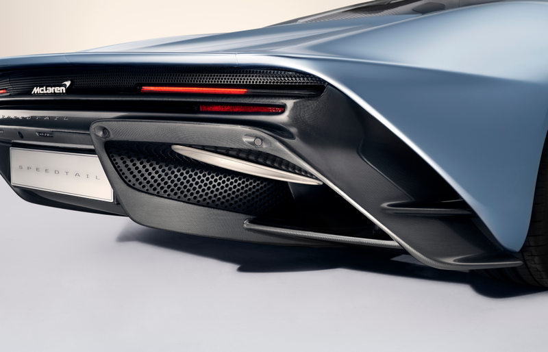 Illustration for article titled The 2019 McLaren Speedtail Has Flexible Carbon Fiber That Bends and It Goes 250 MPH